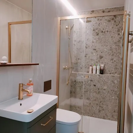 Ferienwohnung New Refurbished One Bed Flat In The West London Exterior foto